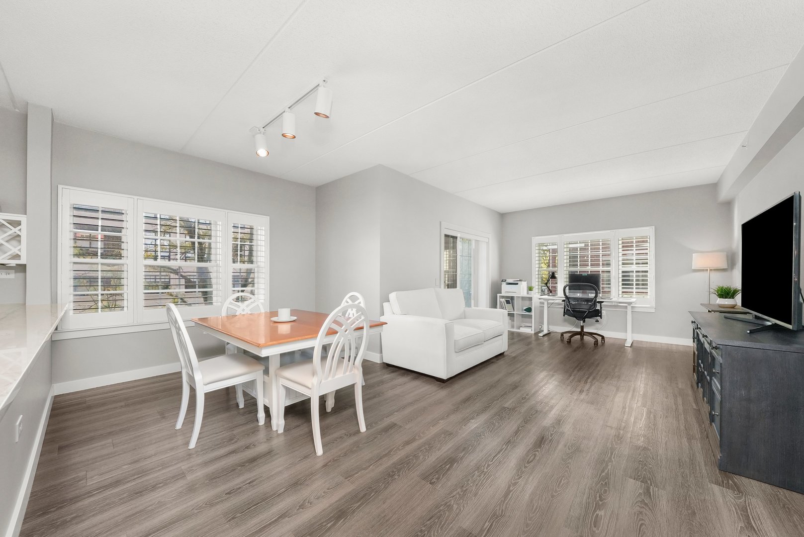 210 N Addison Avenue #303, Elmhurst, IL 60126