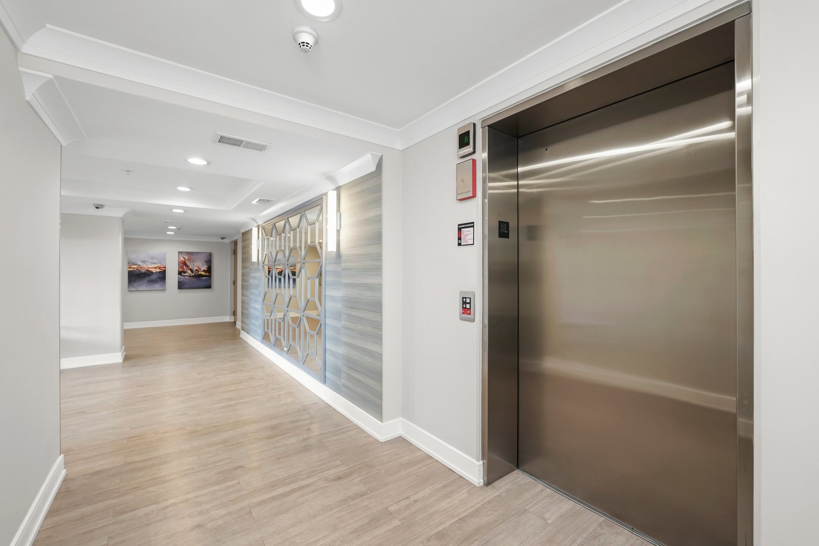 210 N Addison Avenue #303, Elmhurst, IL 60126