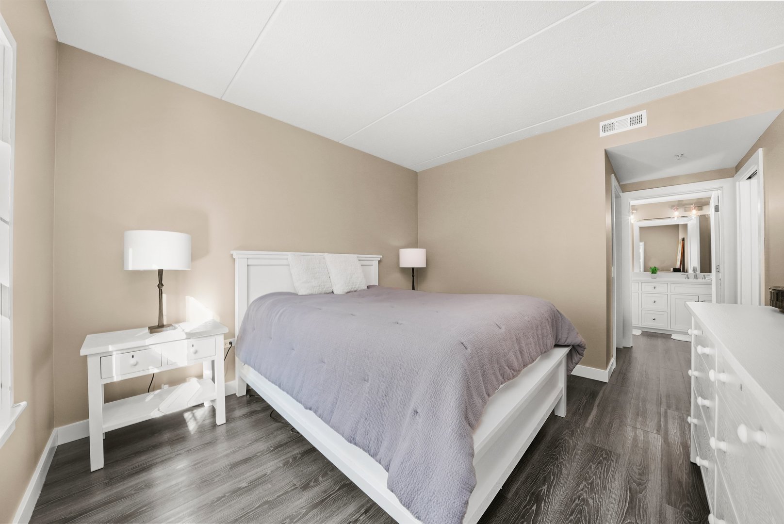 210 N Addison Avenue #303, Elmhurst, IL 60126