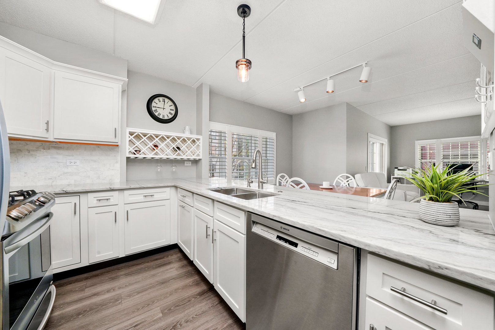 210 N Addison Avenue #303, Elmhurst, IL 60126