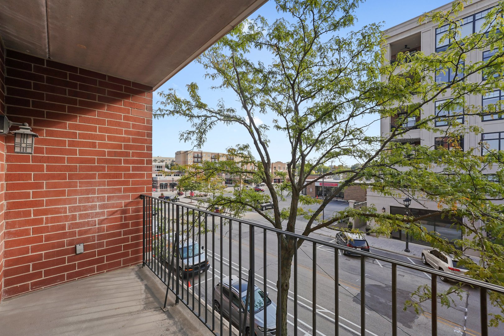 210 N Addison Avenue #303, Elmhurst, IL 60126