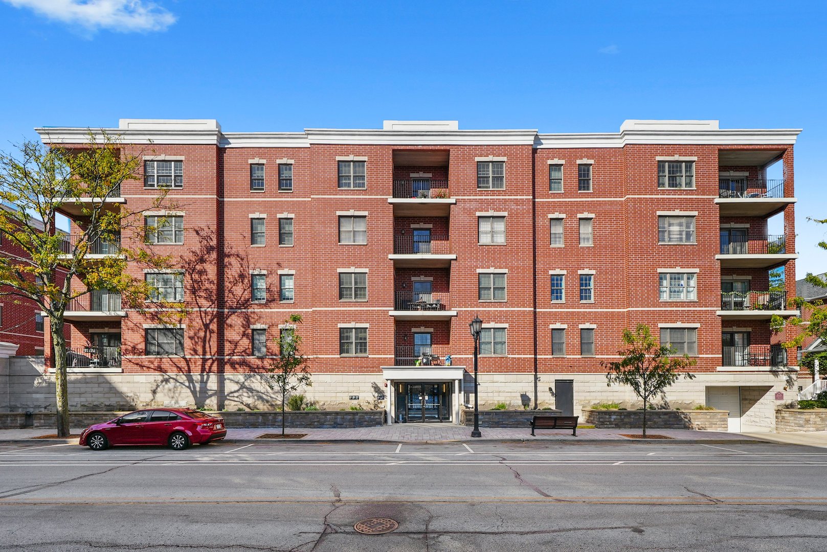 210 N Addison Avenue #303, Elmhurst, IL 60126