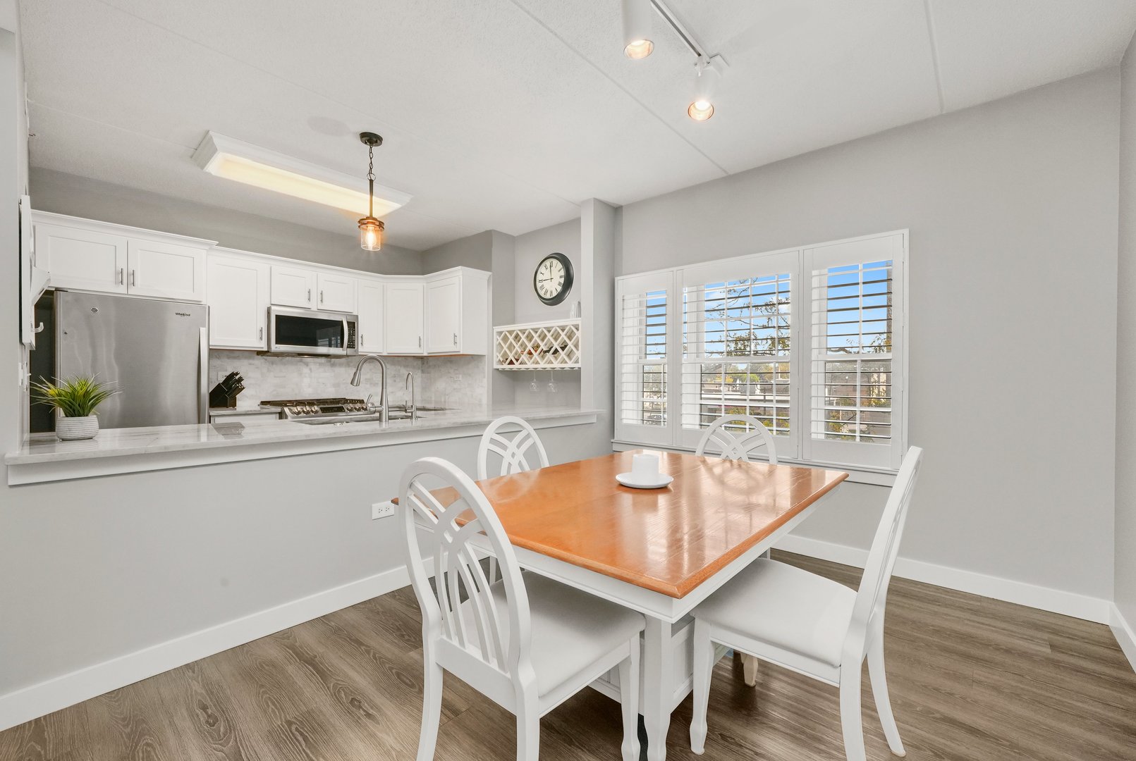 210 N Addison Avenue #303, Elmhurst, IL 60126