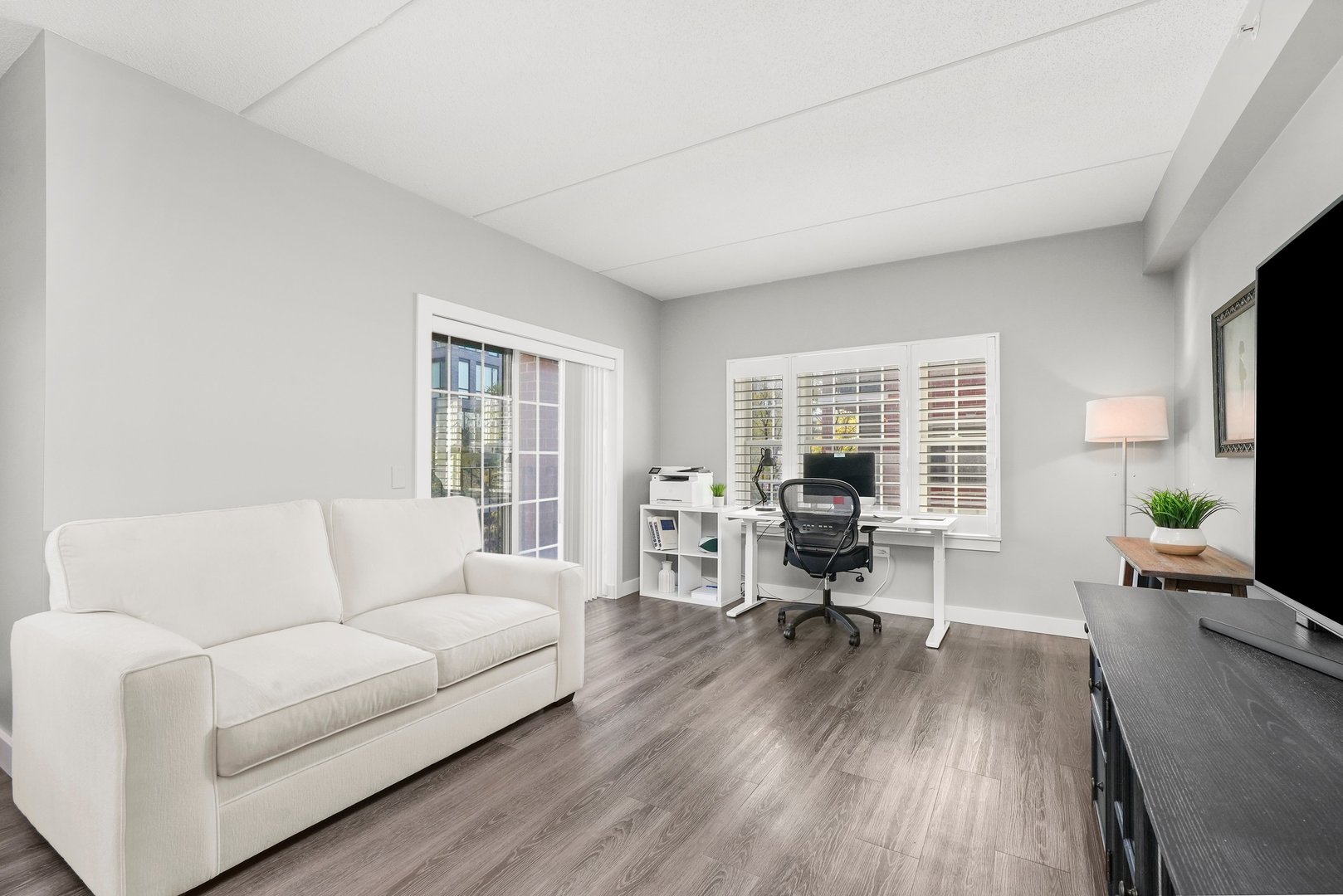 210 N Addison Avenue #303, Elmhurst, IL 60126