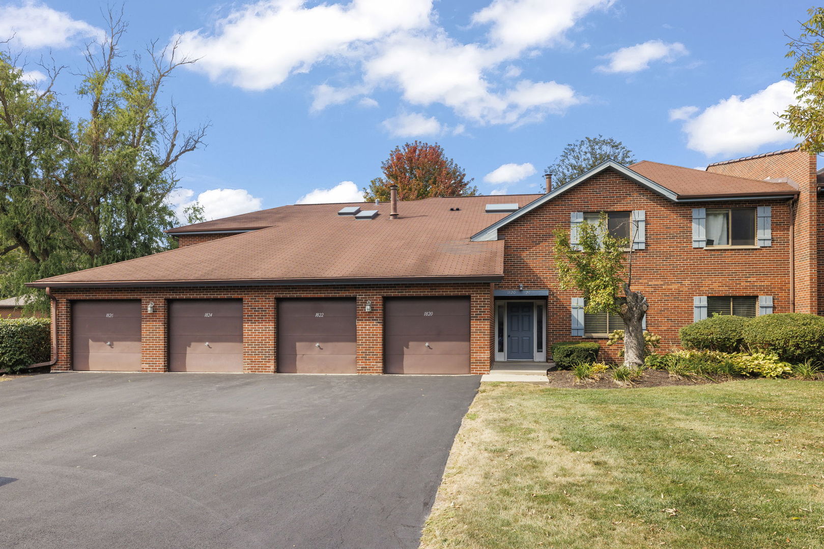 1822 Portsmouth Drive #2, Lisle, IL 60532