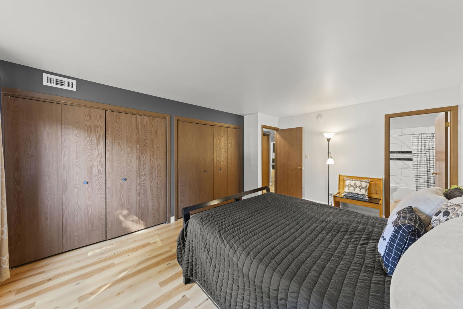 1822 Portsmouth Drive #2, Lisle, IL 60532