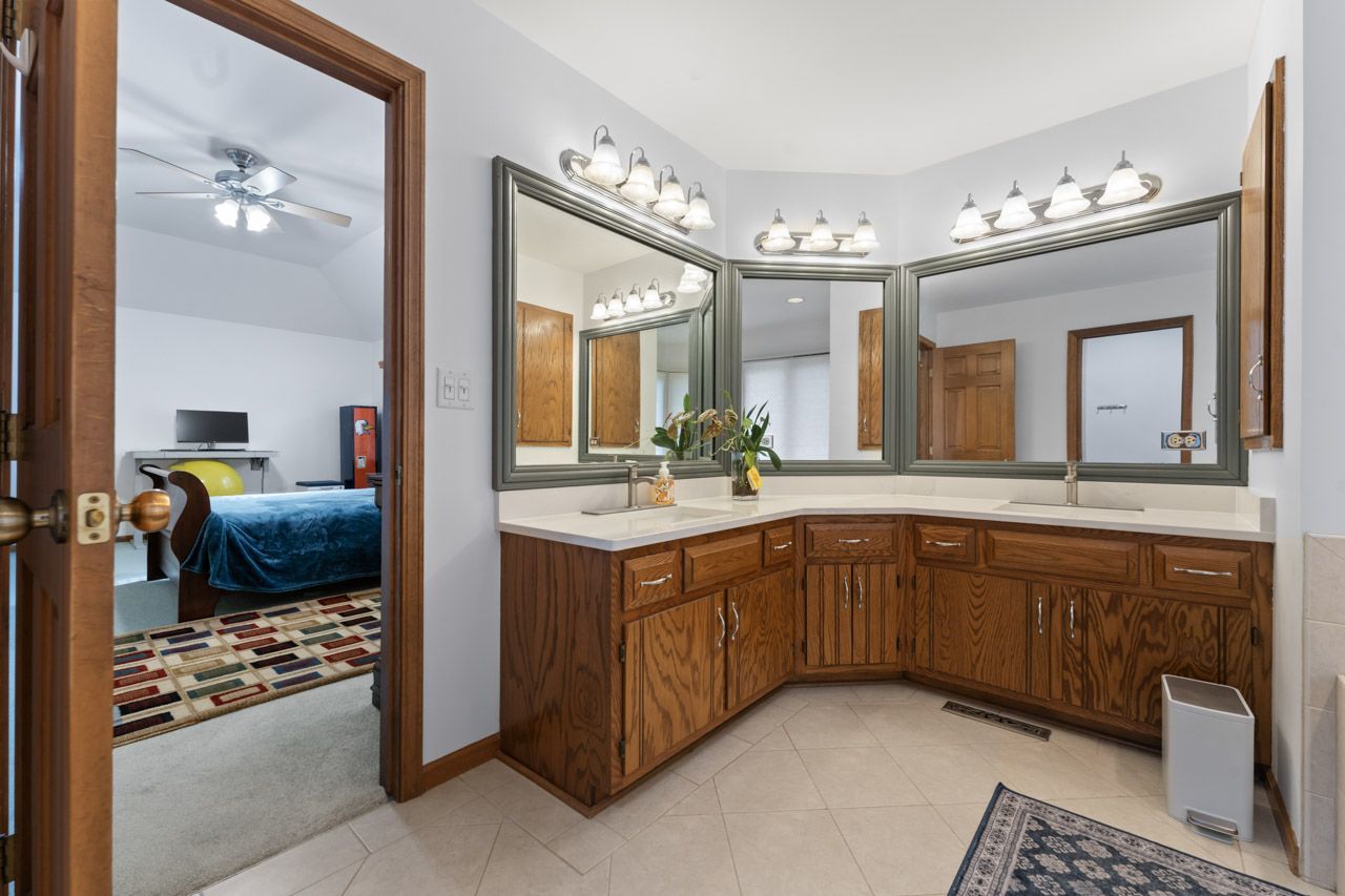 920 Rockbridge Road, Naperville, IL 60540