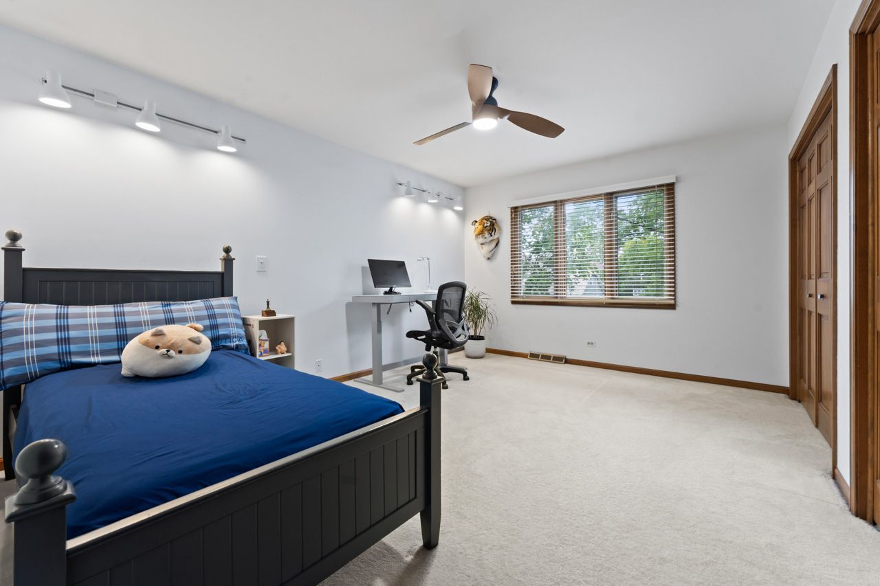 920 Rockbridge Road, Naperville, IL 60540