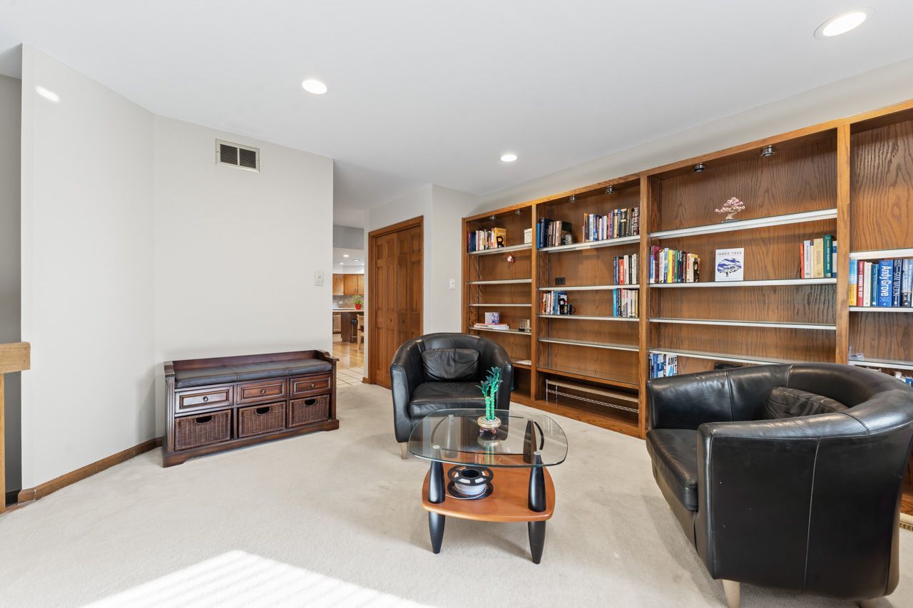 920 Rockbridge Road, Naperville, IL 60540