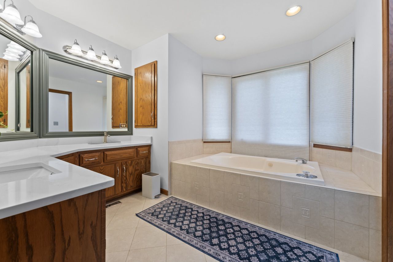 920 Rockbridge Road, Naperville, IL 60540