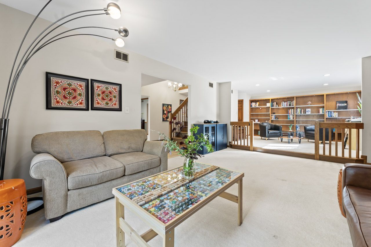 920 Rockbridge Road, Naperville, IL 60540