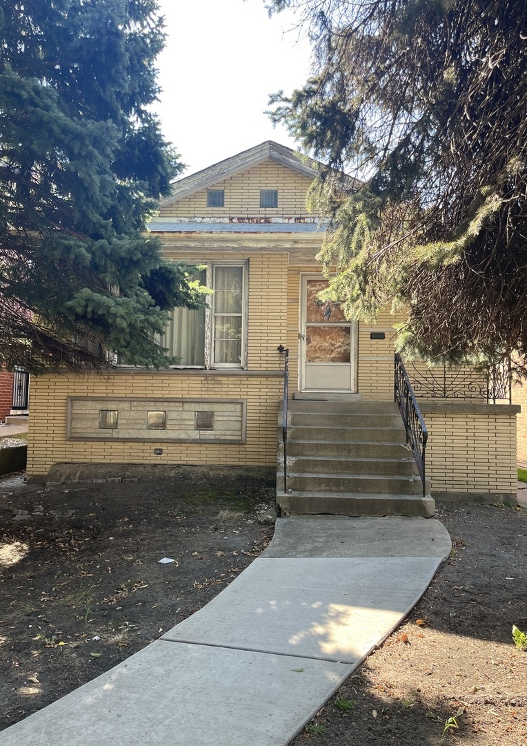 3907 W Marquette Road, Chicago, IL 60629