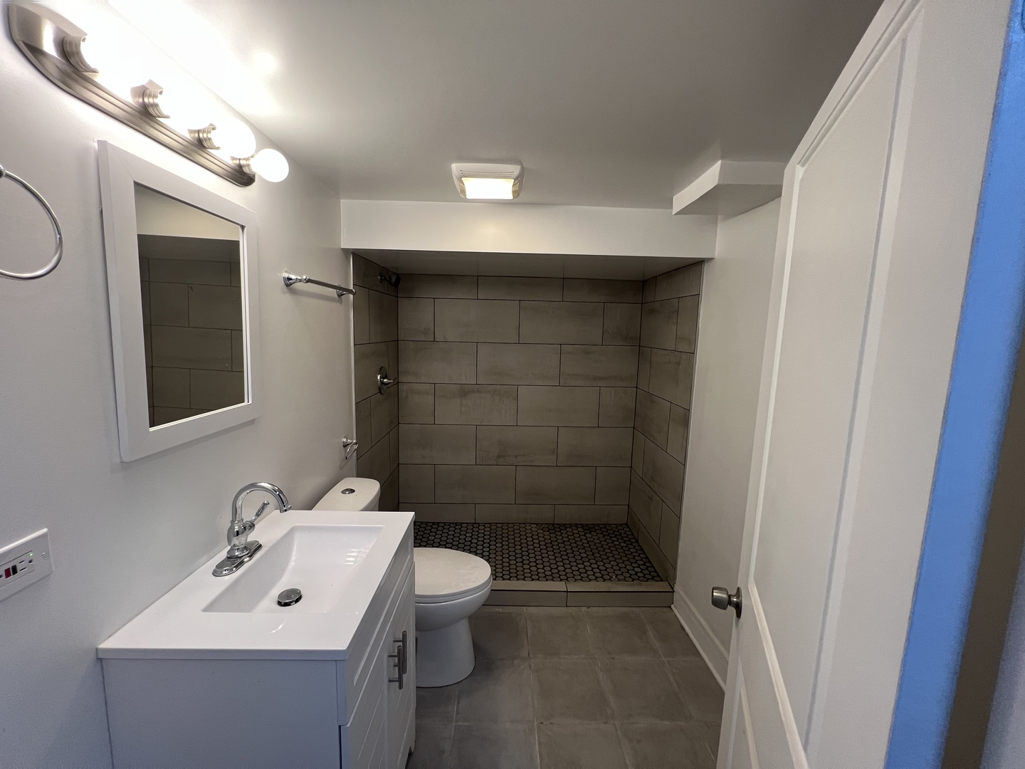 7520 S Aberdeen Street, Chicago, IL 60620