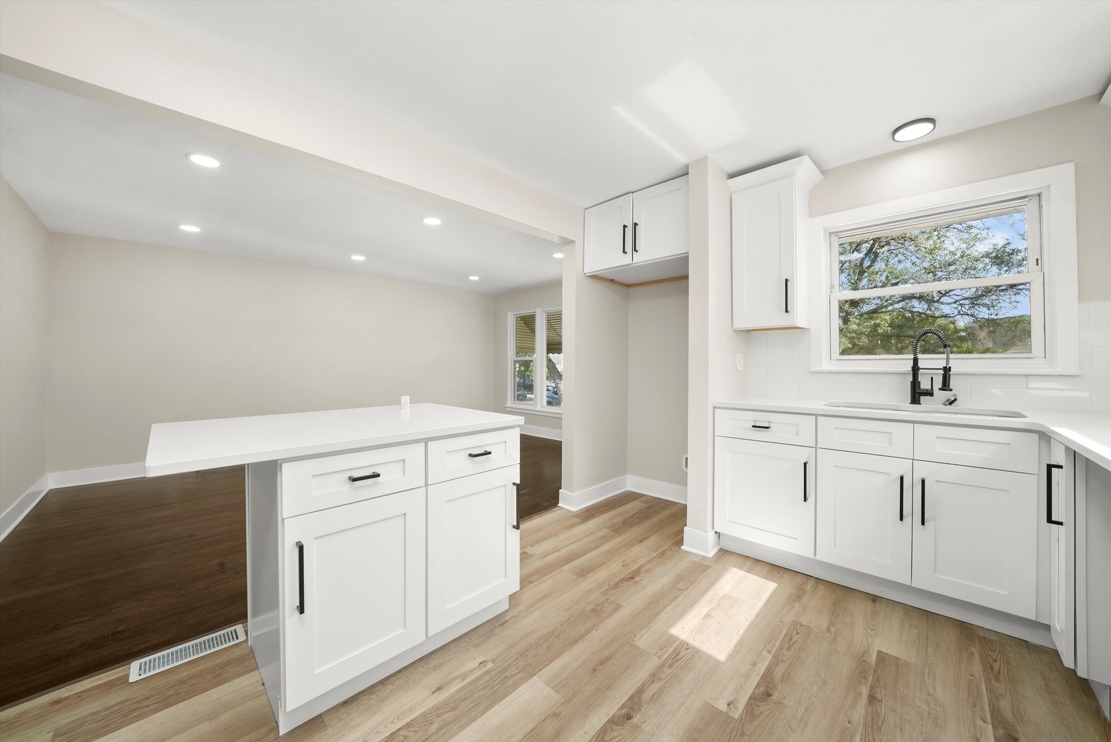 4548 S Laporte Avenue, Chicago, IL 60638