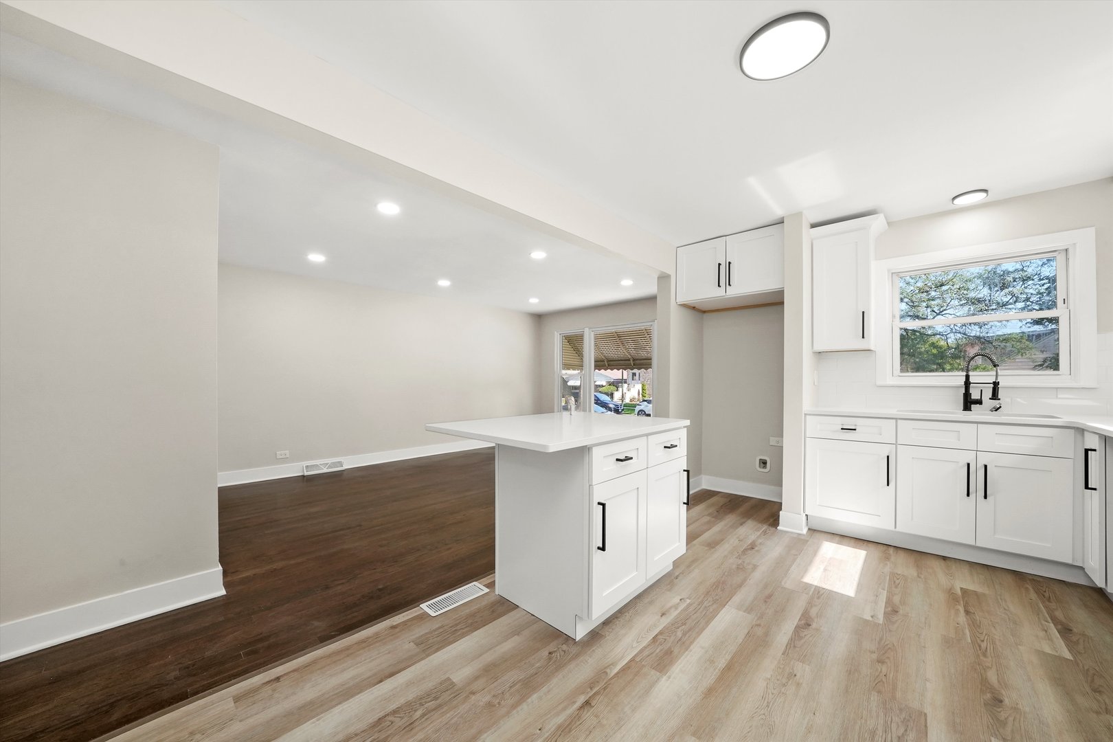 4548 S Laporte Avenue, Chicago, IL 60638