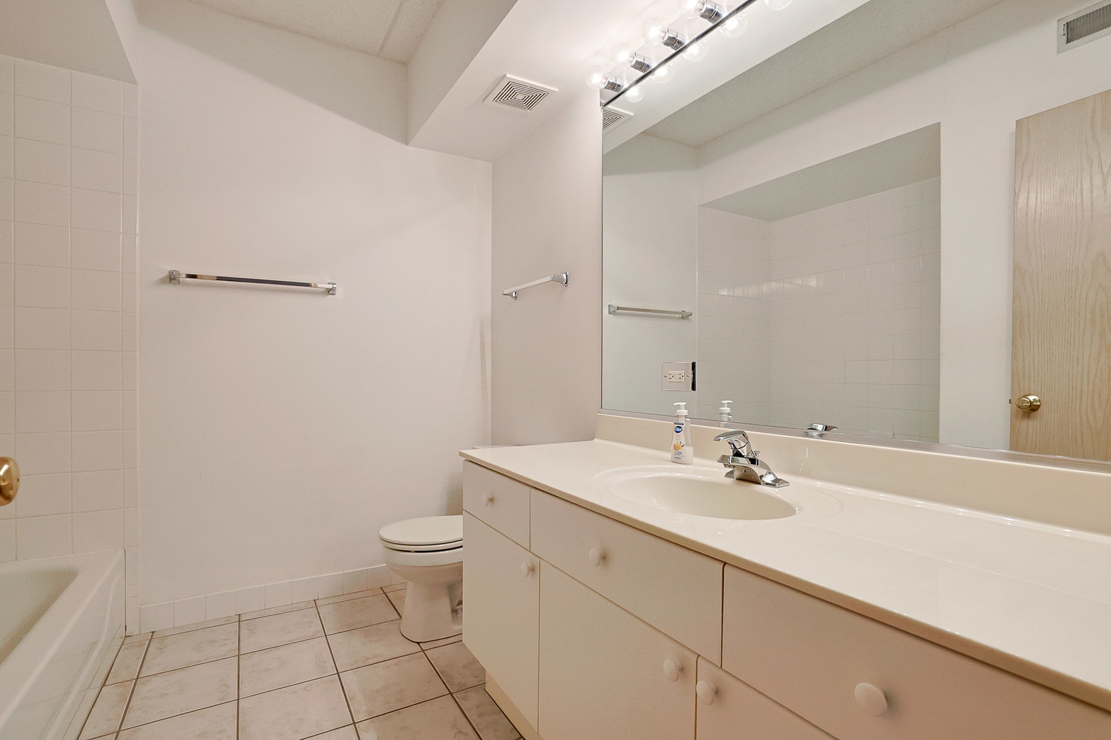 55 S Hale Street #109, Palatine, IL 60067