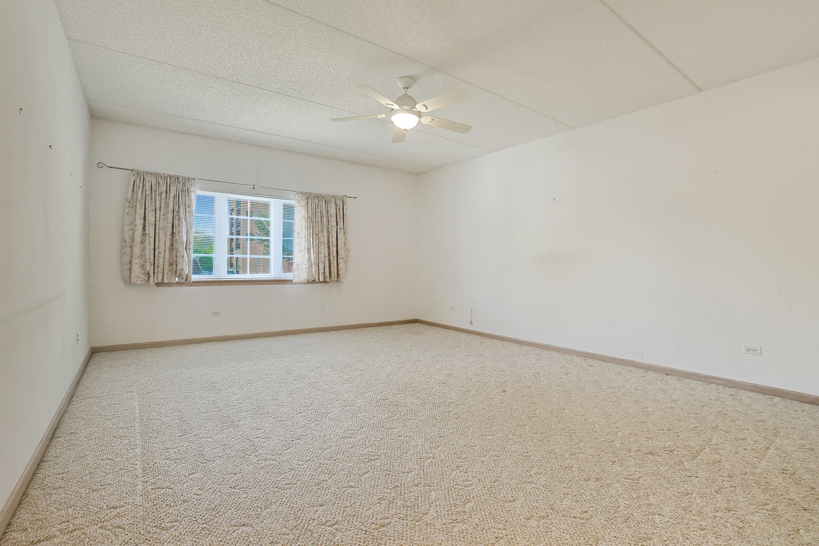 55 S Hale Street #109, Palatine, IL 60067