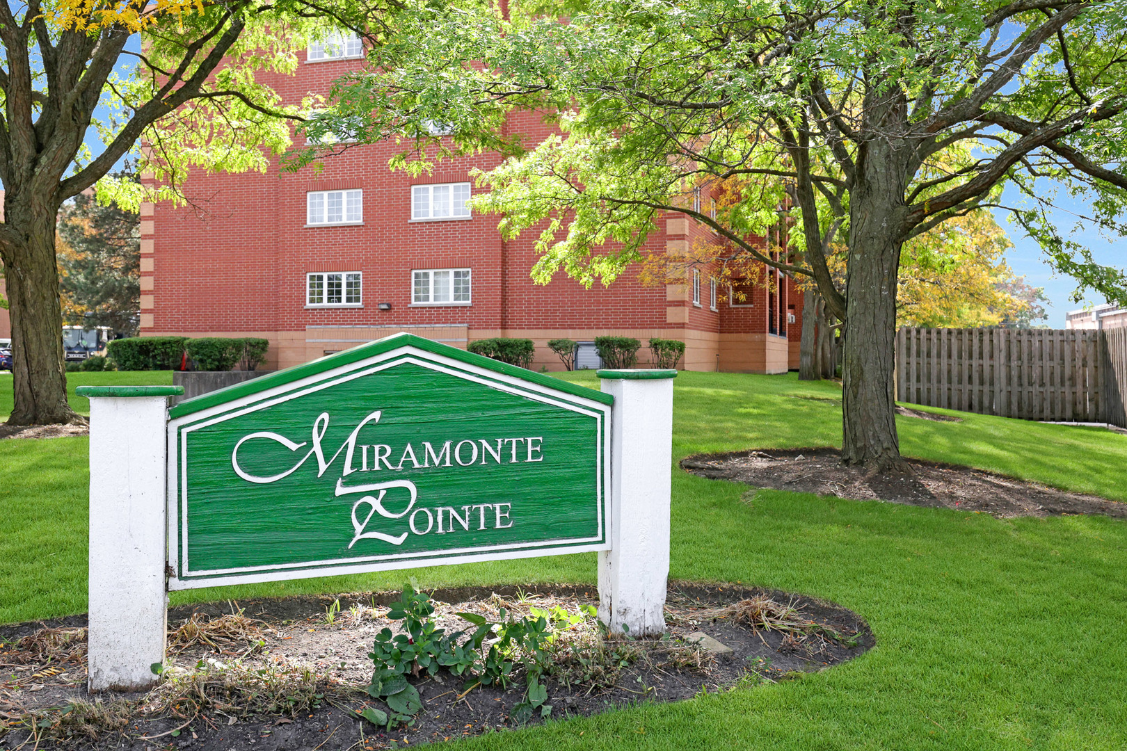 55 S Hale Street #109, Palatine, IL 60067