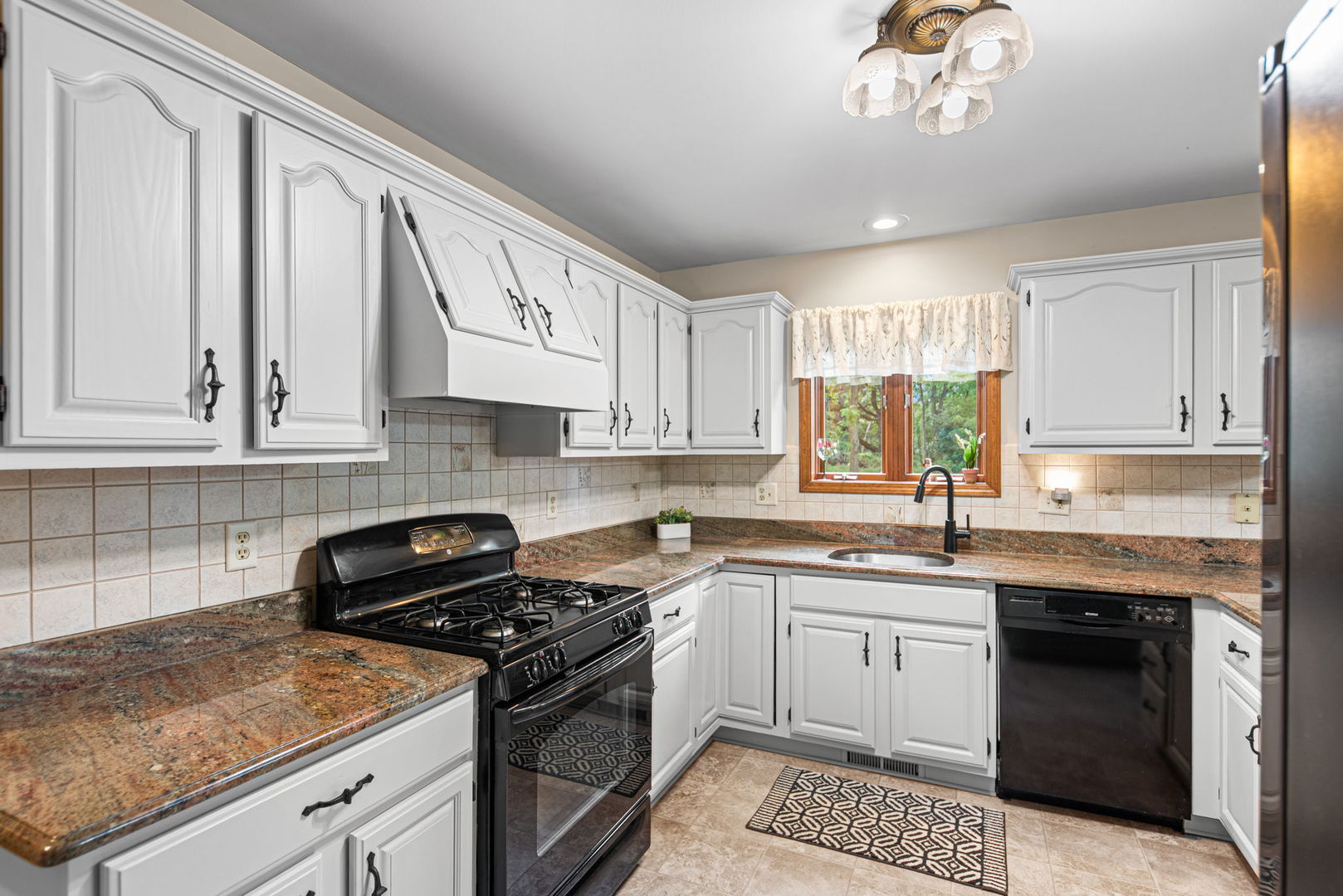 124 N 350, Valparaiso, IN 46385