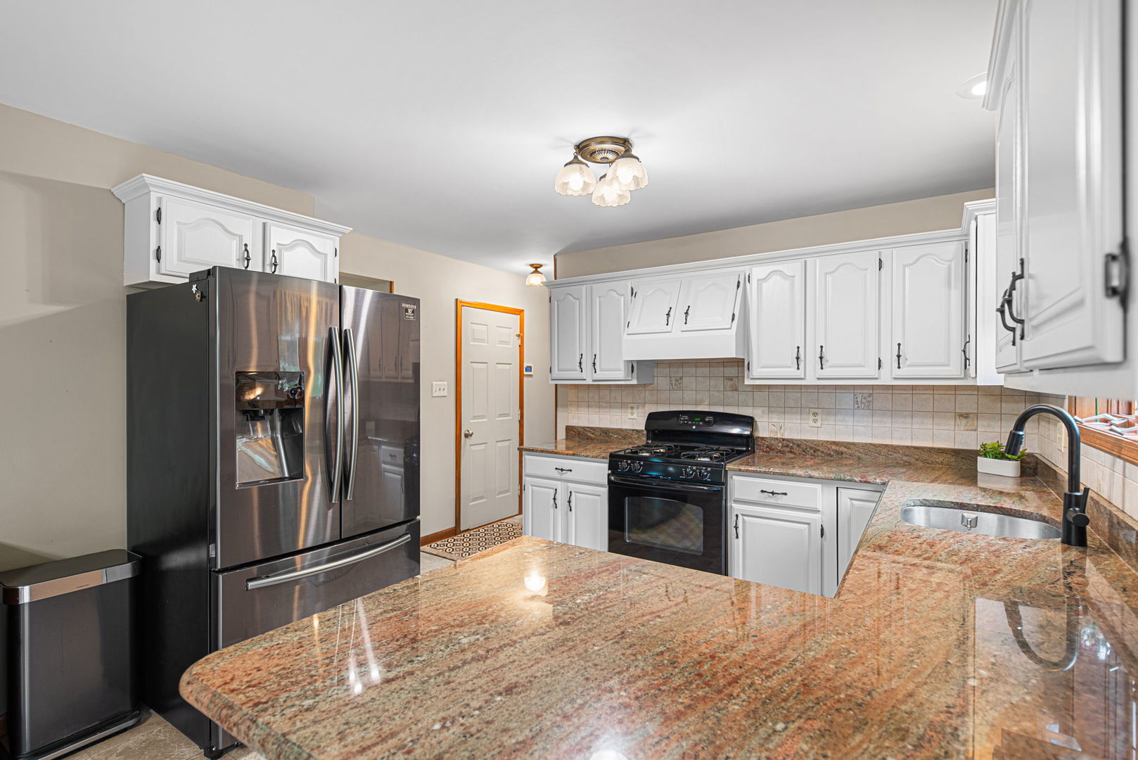 124 N 350, Valparaiso, IN 46385