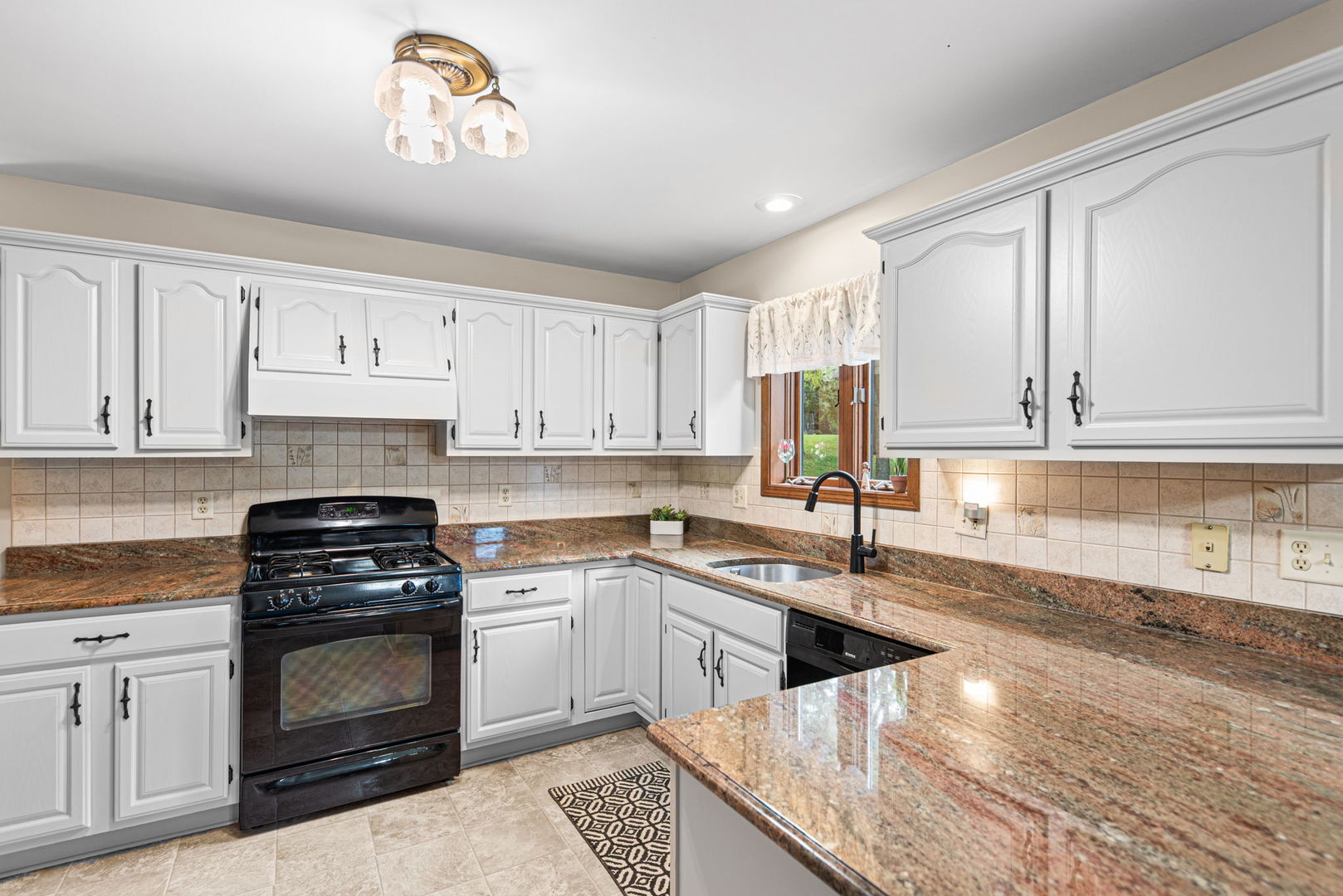 124 N 350, Valparaiso, IN 46385