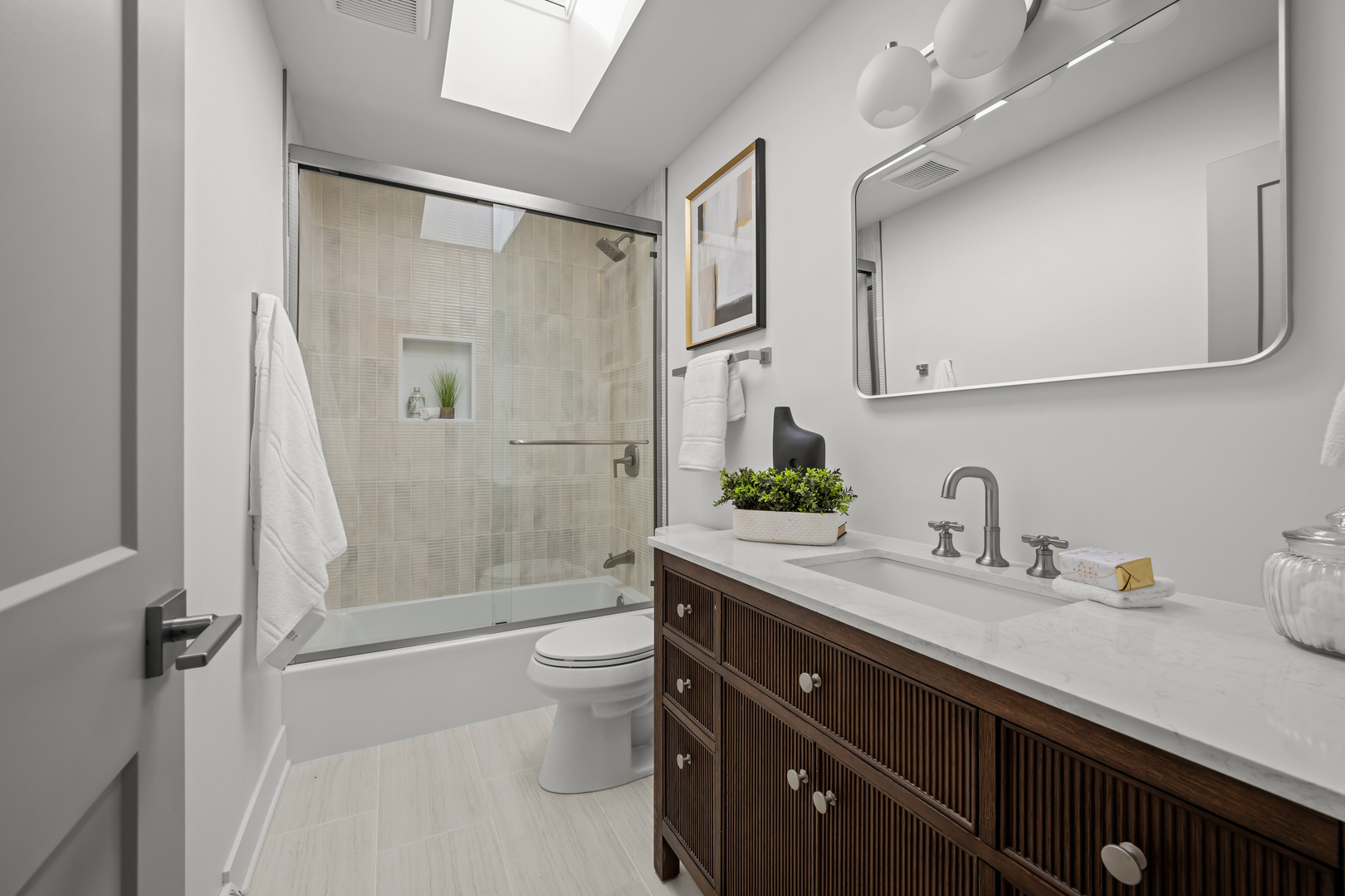 1405 N West Street, Naperville, IL 60563