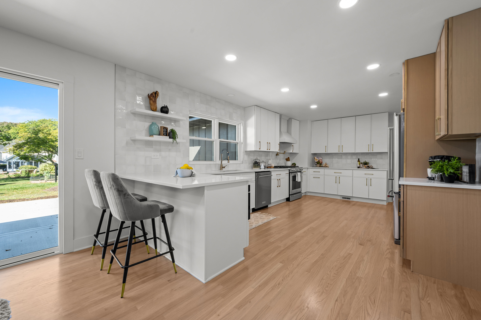 1405 N West Street, Naperville, IL 60563