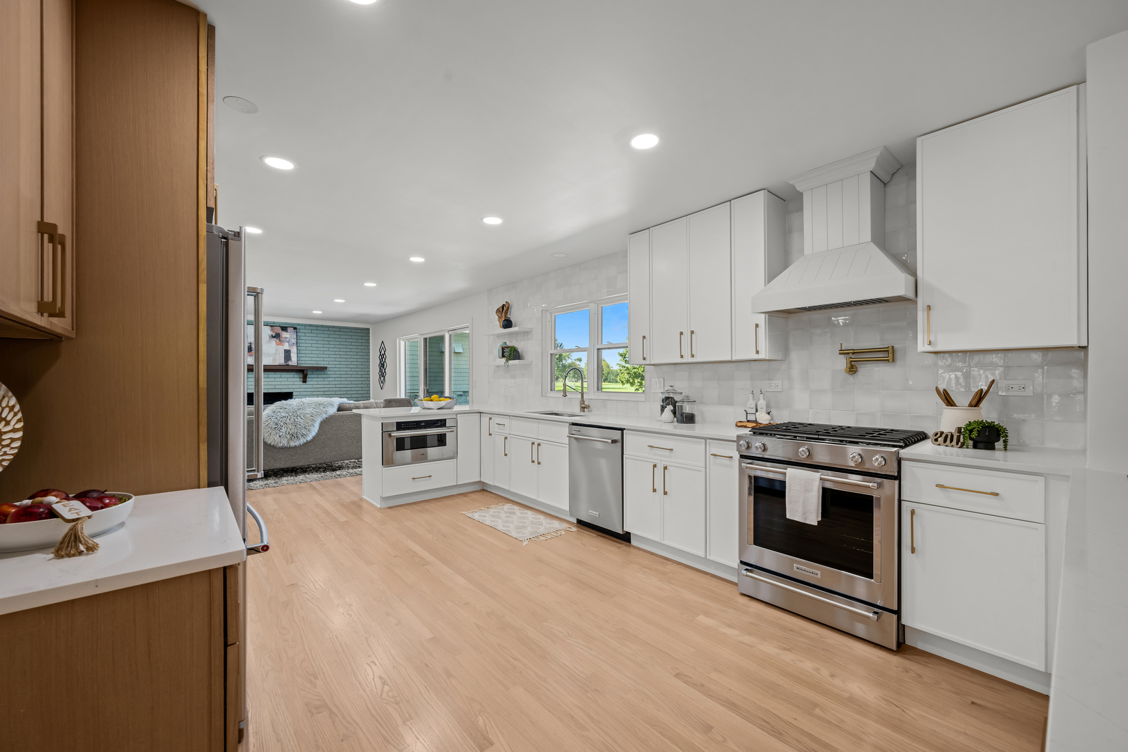 1405 N West Street, Naperville, IL 60563