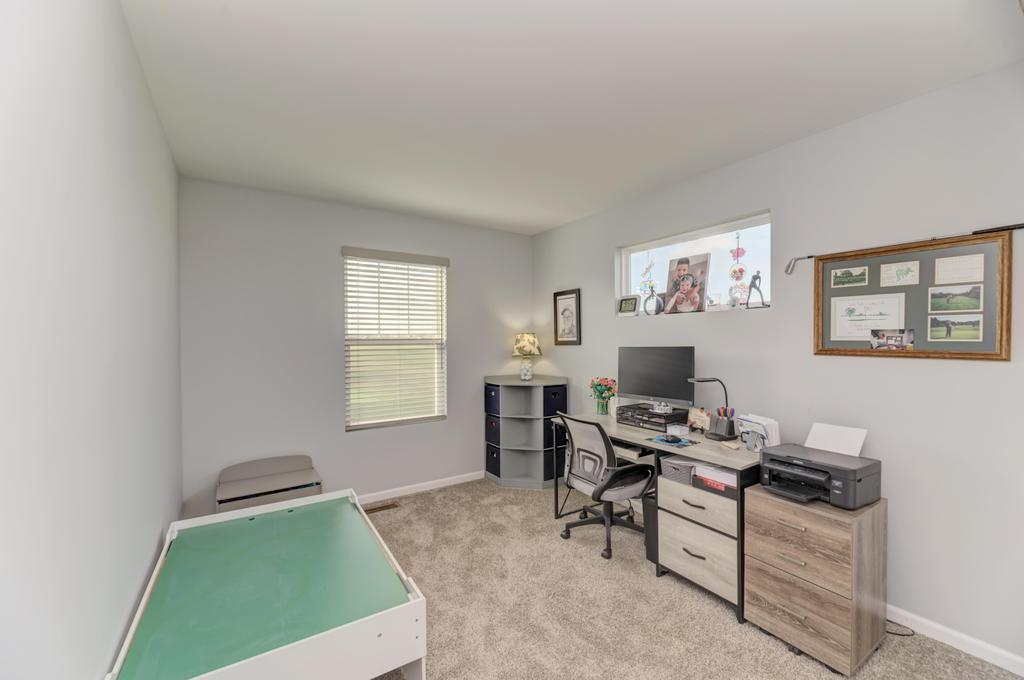 126 Kingsport Drive, South Elgin, IL 60177