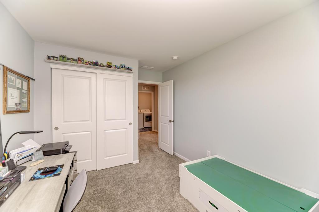 126 Kingsport Drive, South Elgin, IL 60177