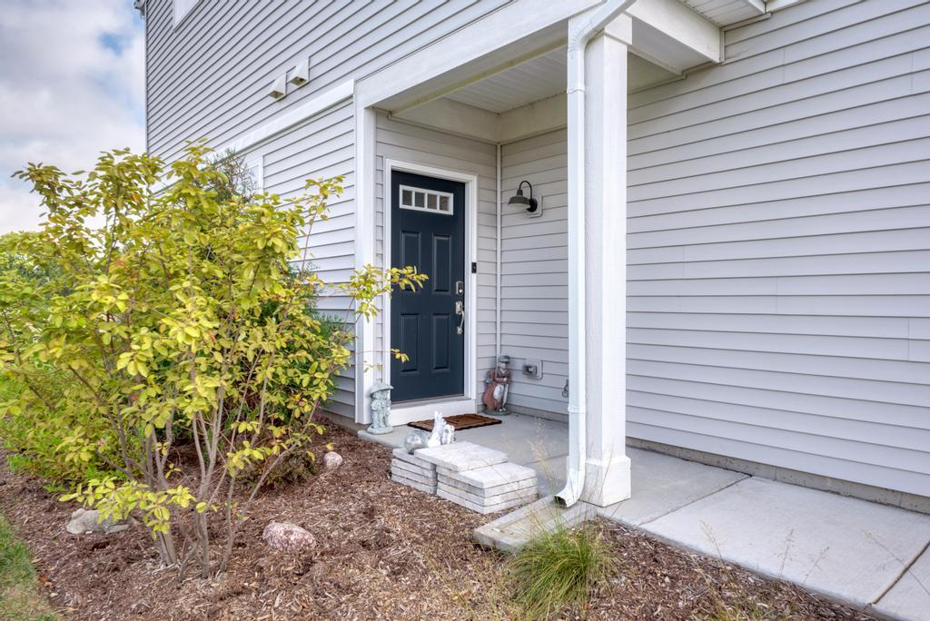 126 Kingsport Drive, South Elgin, IL 60177