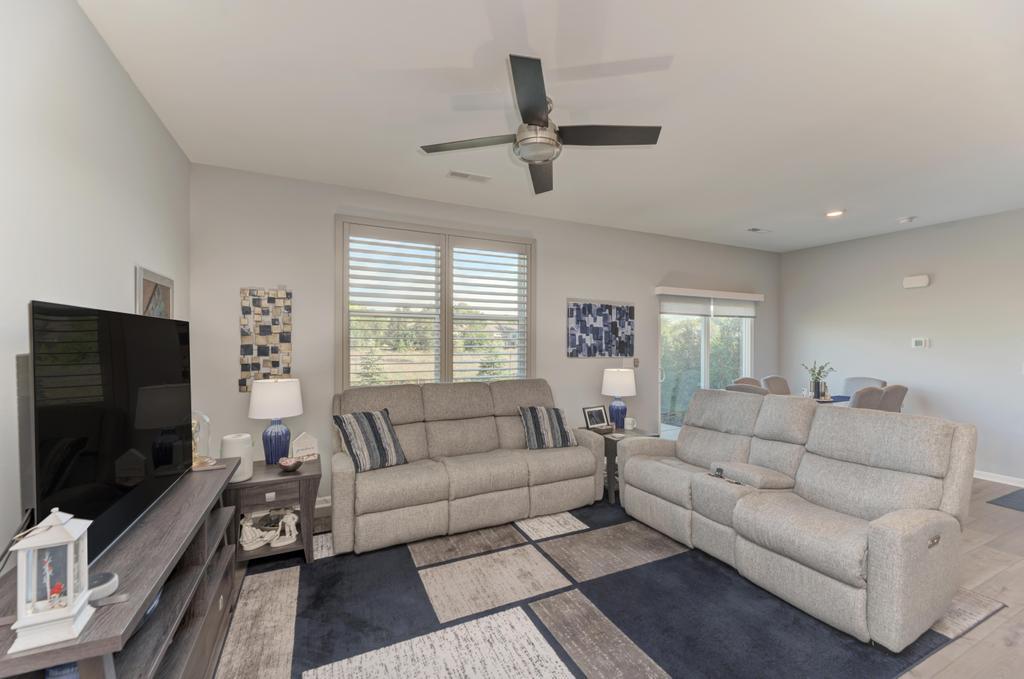 126 Kingsport Drive, South Elgin, IL 60177