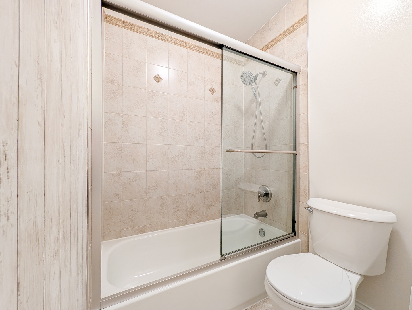 1091 Rodenburg Road #303, Roselle, IL 60172