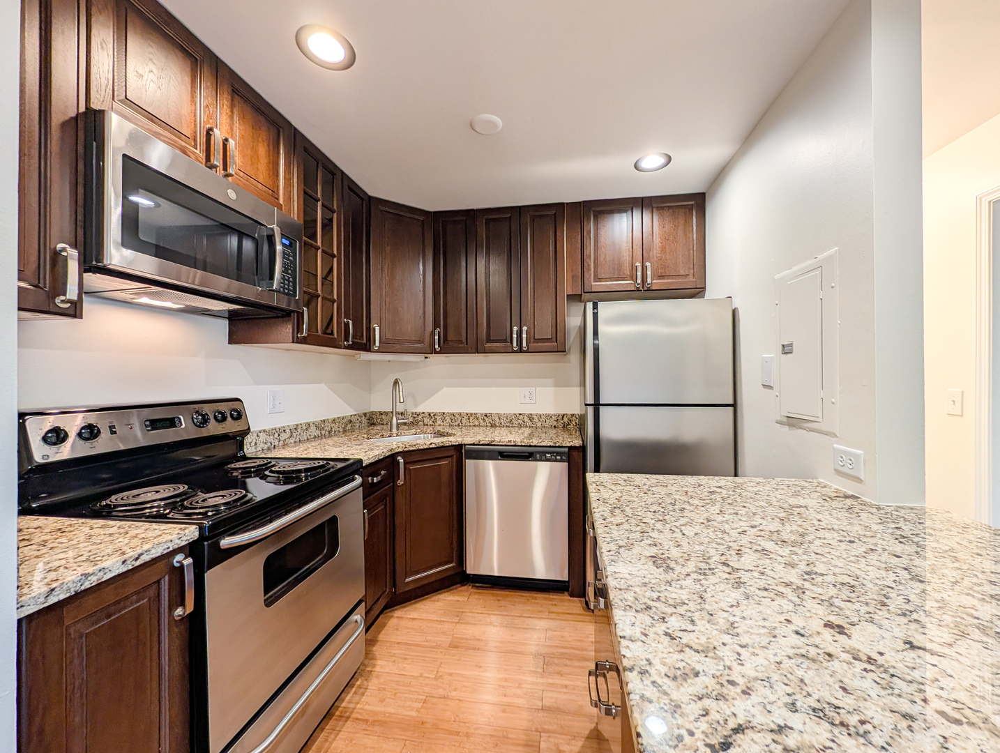 1091 Rodenburg Road #303, Roselle, IL 60172