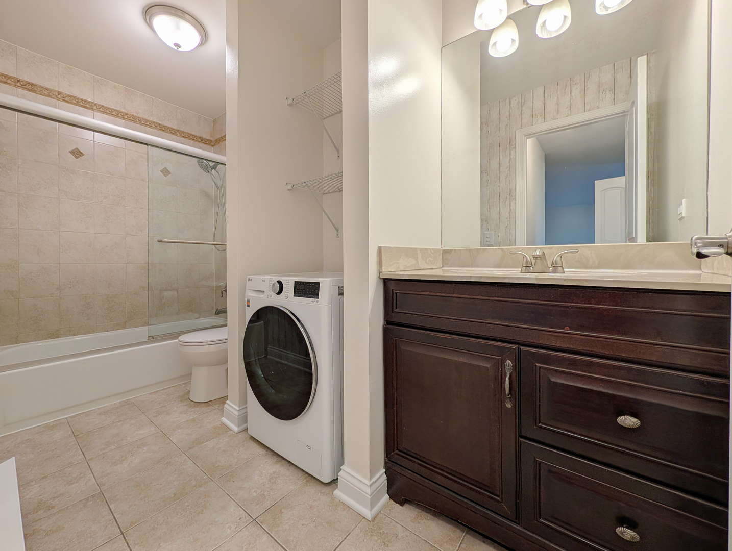 1091 Rodenburg Road #303, Roselle, IL 60172
