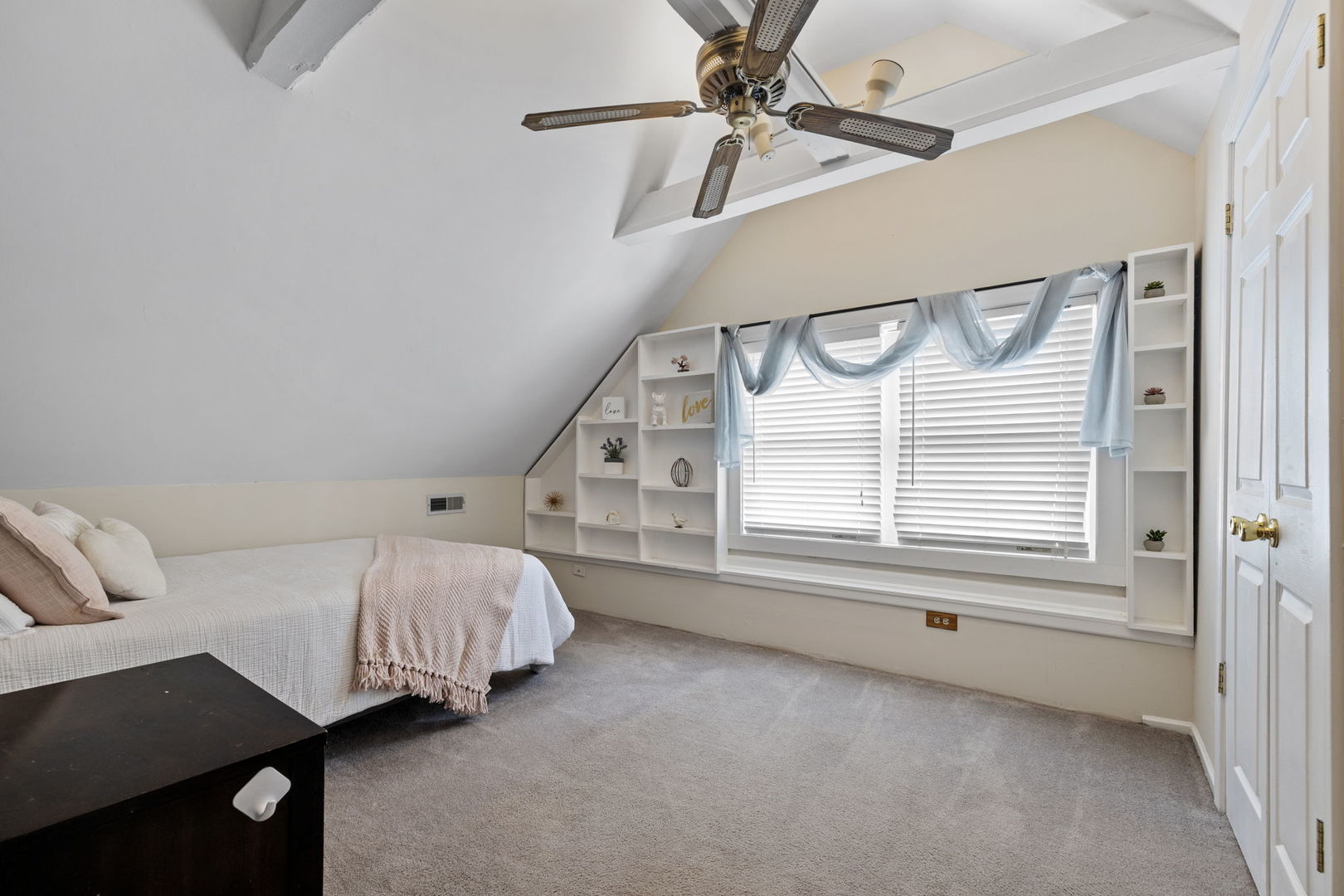 438 S Wright Street, Naperville, IL 60540