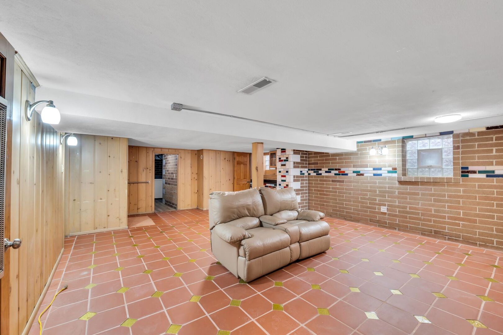 6020 N Landers Avenue, Chicago, IL 60646