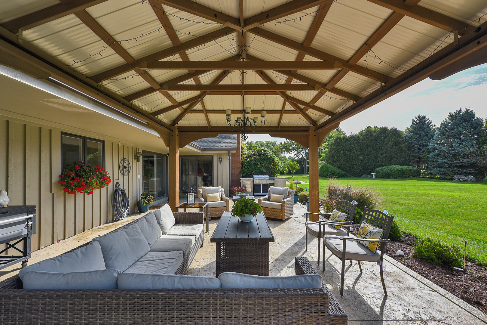 2022 Abbotsford Drive, Inverness, IL 60010