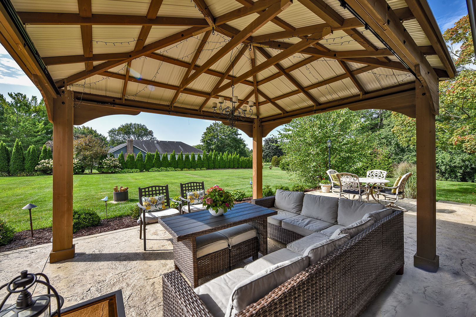 2022 Abbotsford Drive, Inverness, IL 60010