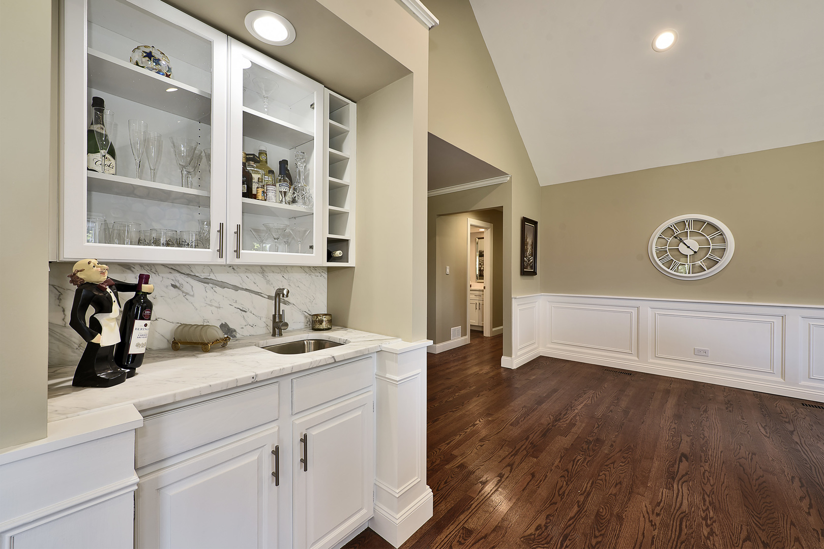 2022 Abbotsford Drive, Inverness, IL 60010