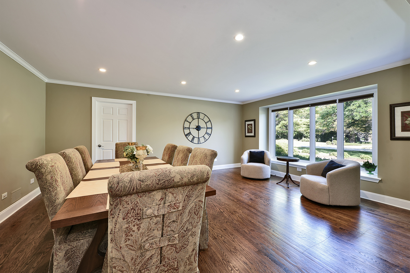 2022 Abbotsford Drive, Inverness, IL 60010