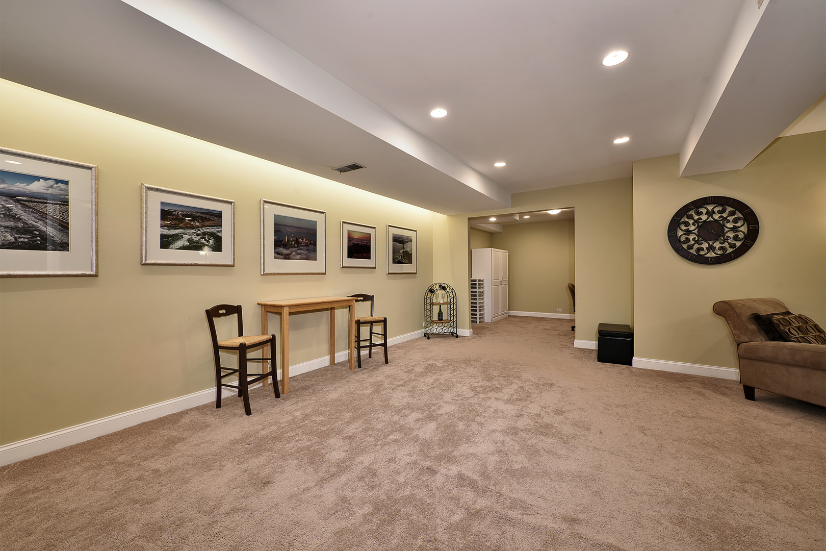 2022 Abbotsford Drive, Inverness, IL 60010