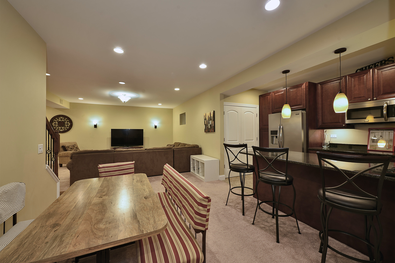 2022 Abbotsford Drive, Inverness, IL 60010