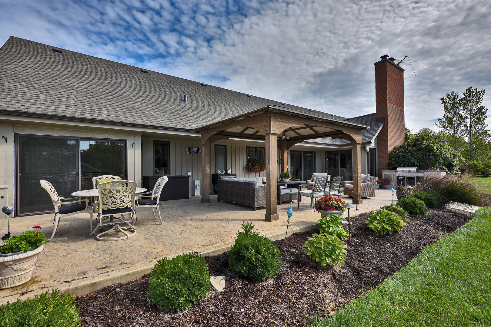 2022 Abbotsford Drive, Inverness, IL 60010