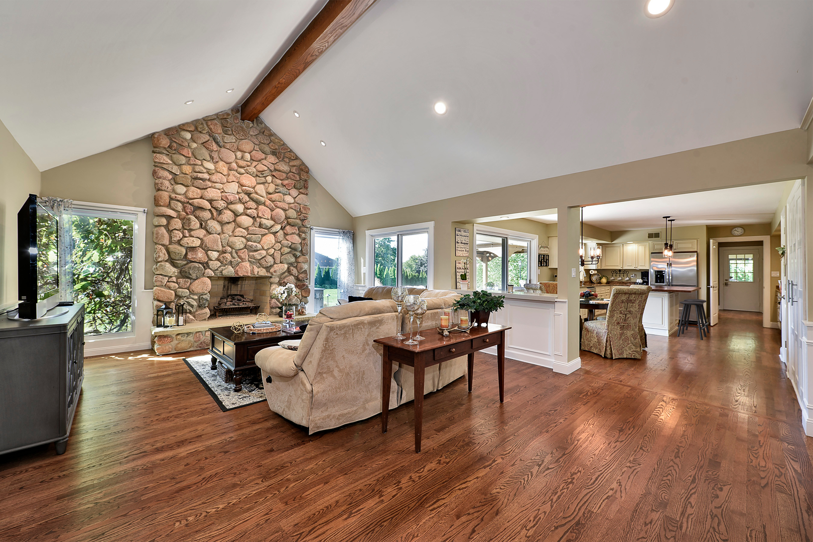 2022 Abbotsford Drive, Inverness, IL 60010