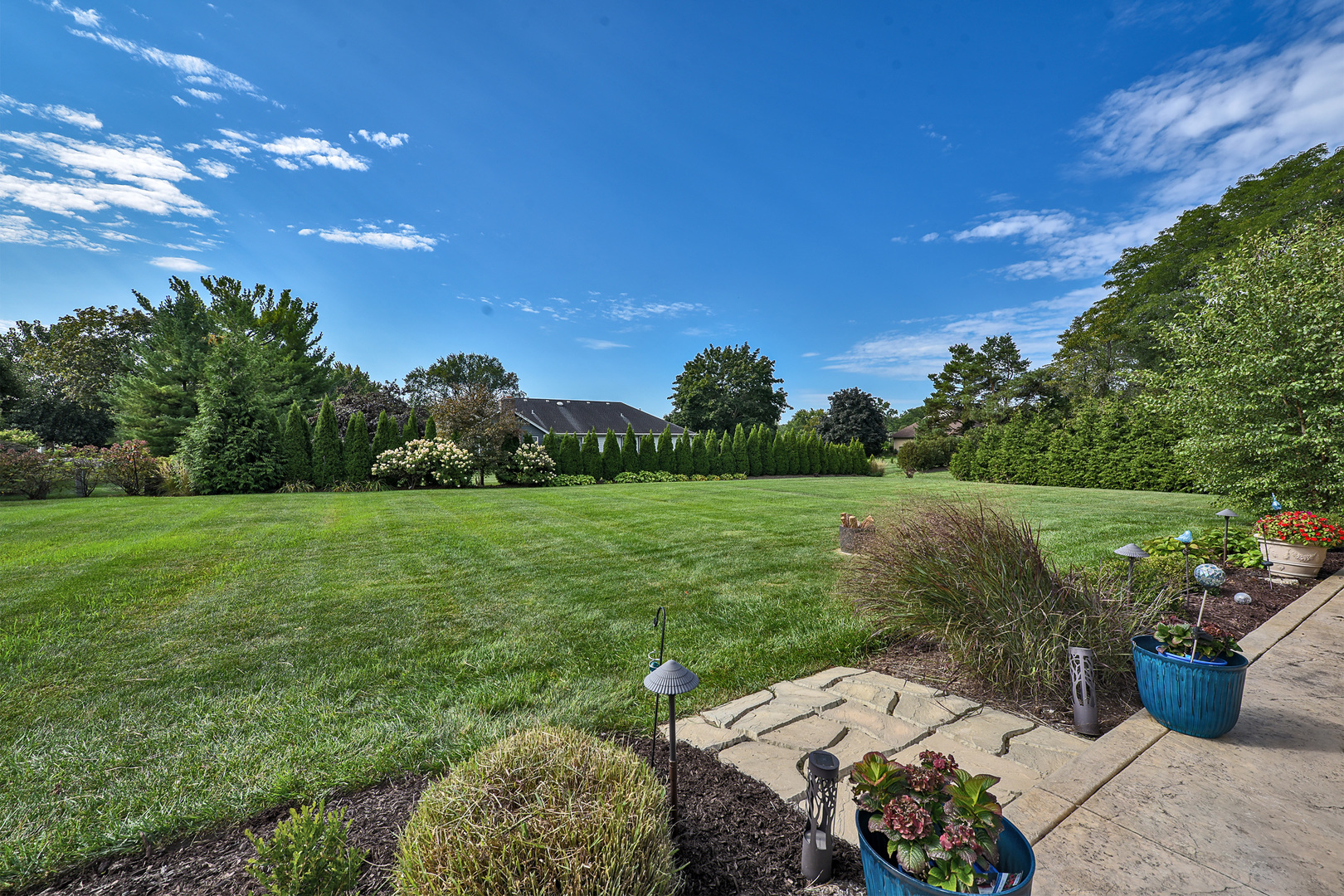 2022 Abbotsford Drive, Inverness, IL 60010