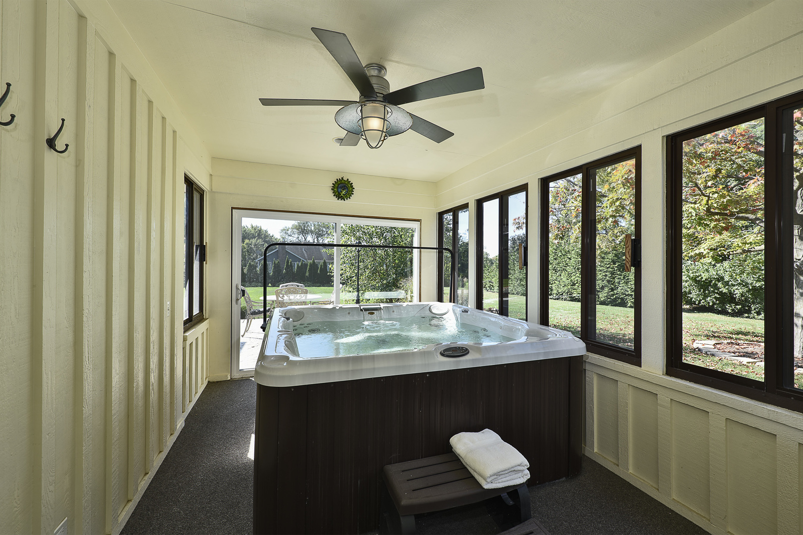 2022 Abbotsford Drive, Inverness, IL 60010