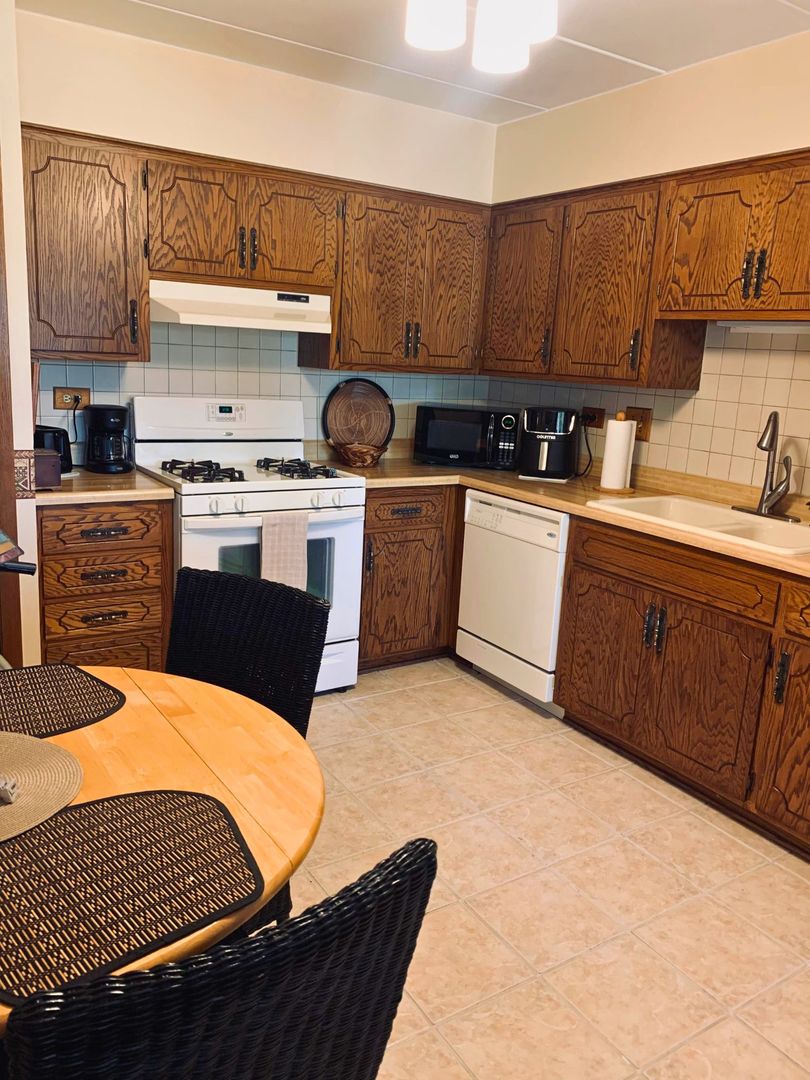 16001 Eagle Ridge Drive #1S, Tinley Park, IL 60477