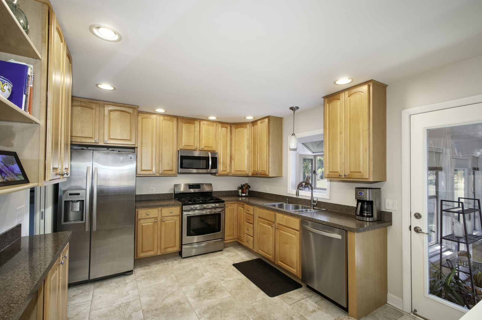 604 S Grant Avenue, Villa Park, IL 60181