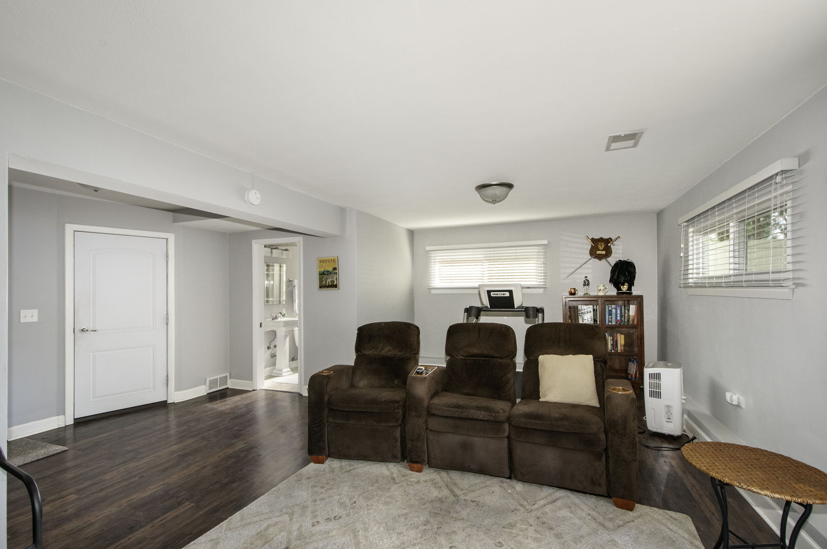 604 S Grant Avenue, Villa Park, IL 60181